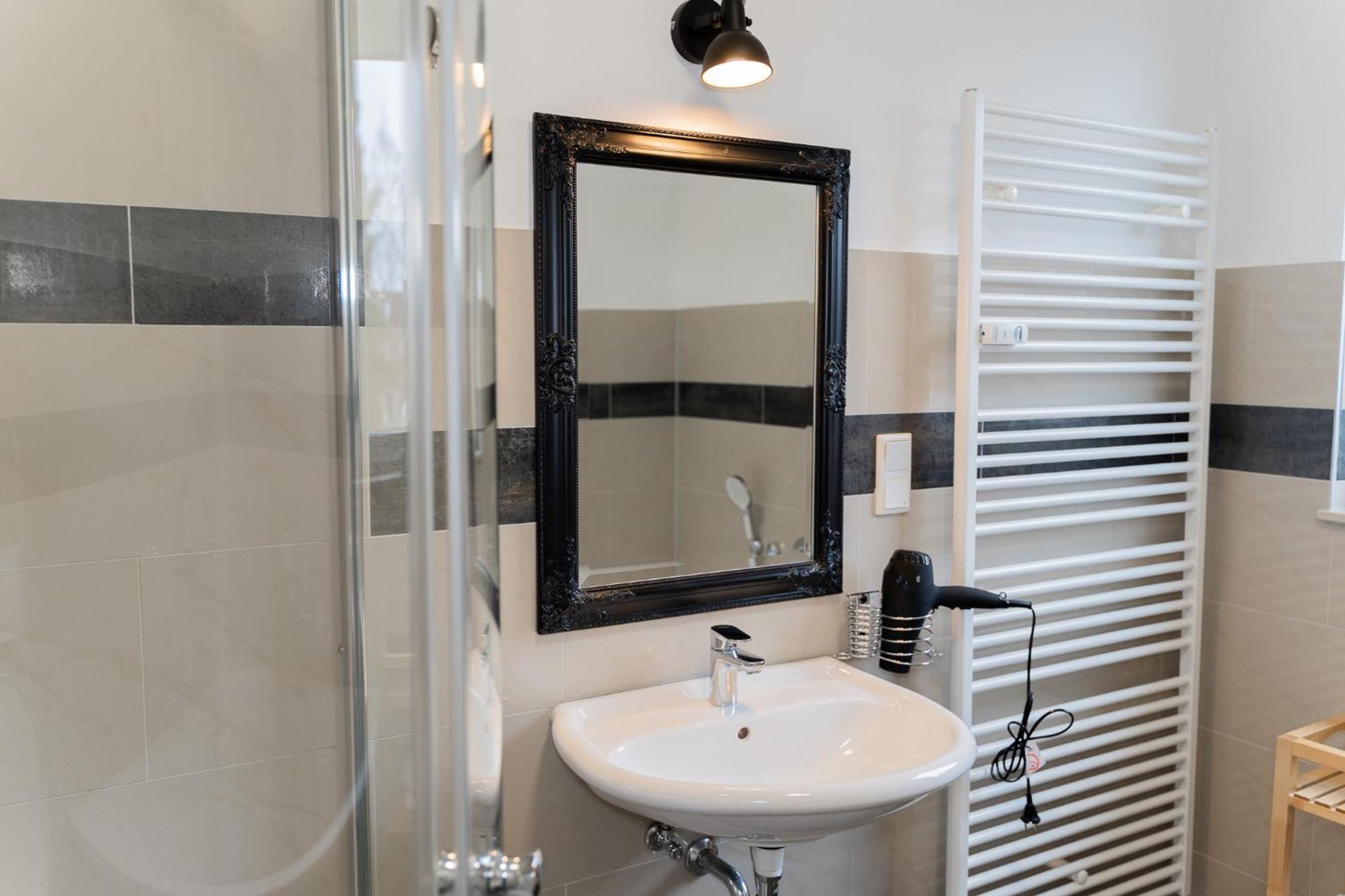 Moderne Apartments City Stadtnah -Junik Apartments Duisburg Room photo